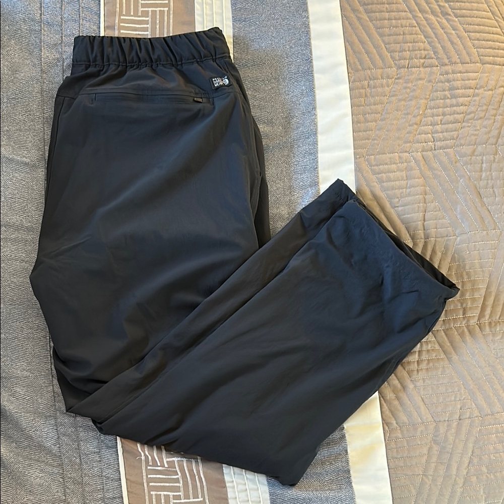 Mountain Hardwear Black Joggers Fleece Lined Performance Sweatpants NWOT